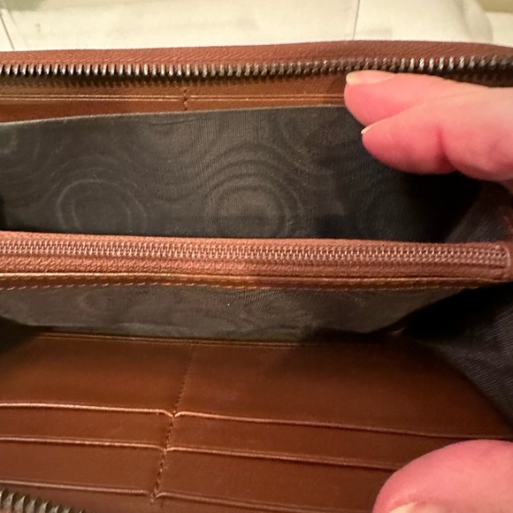 GUCCI continental brown wallet with sherry line in EUC, with COA. - Picture 11 of 12